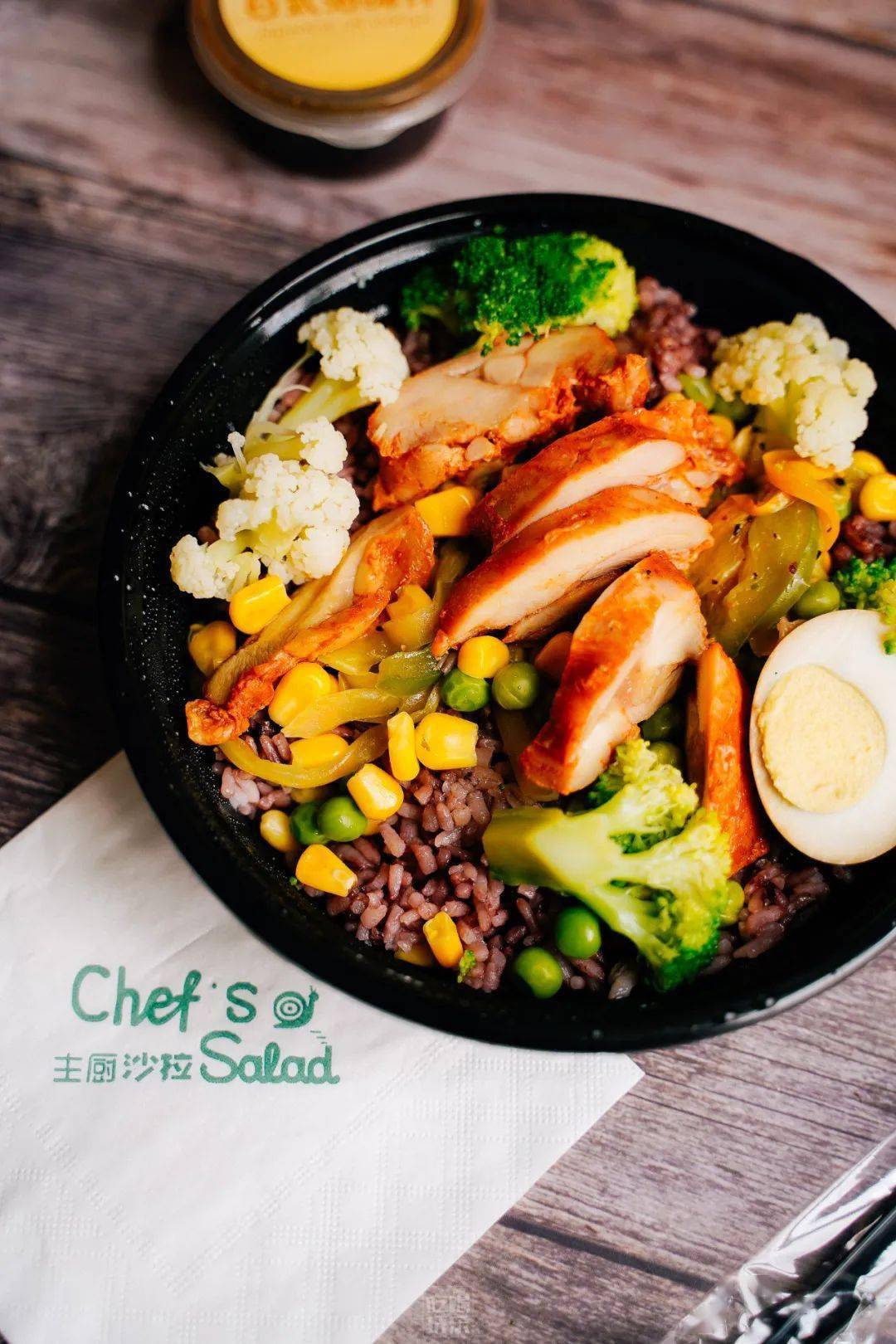 兩種令人垂涎的日式美食體驗 吞拿魚拌蛋松露土豆泥與招牌日式肥牛溫泉蛋飯